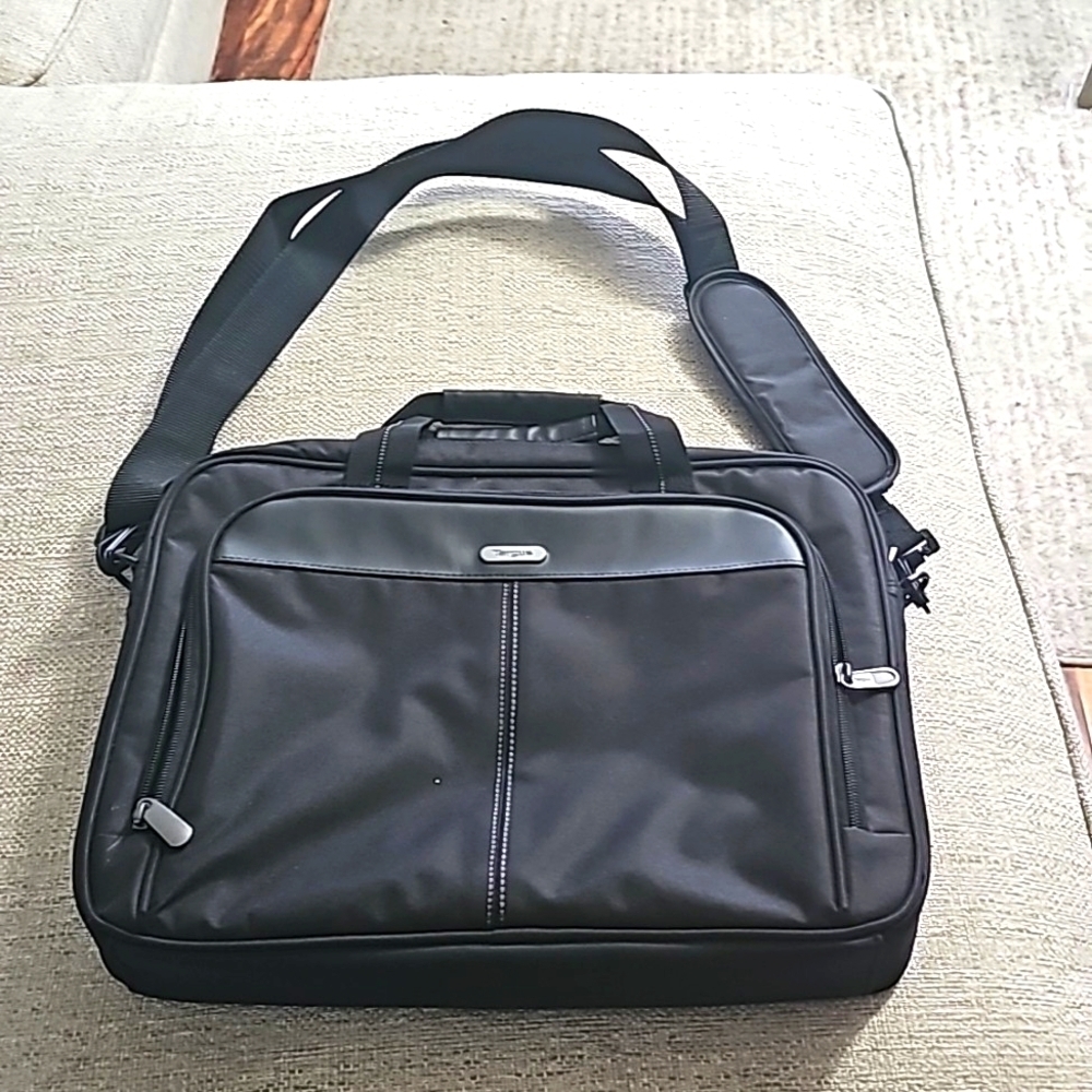 Targus Laptop bag black medium new